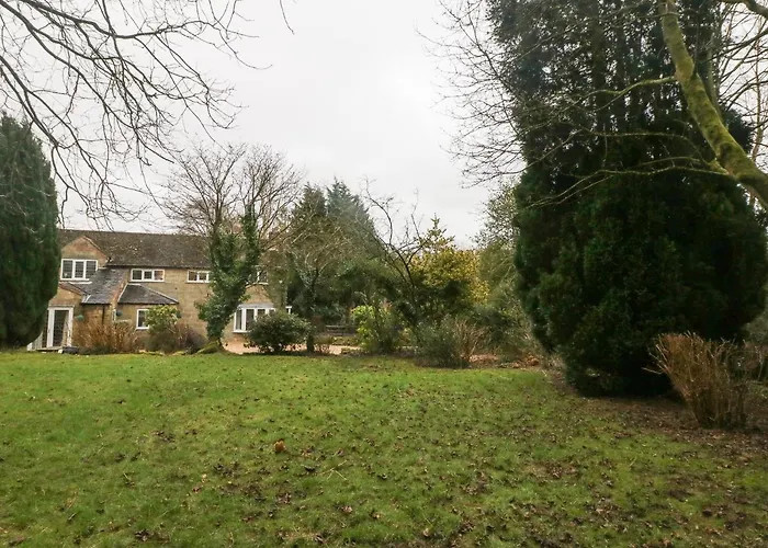 Top-Rated Accommodations Near Alton Towers