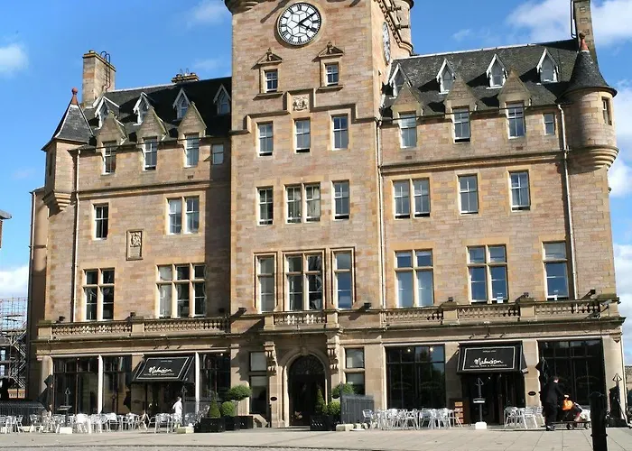 Best Hotels and Cozy Guest Houses in Edinburgh